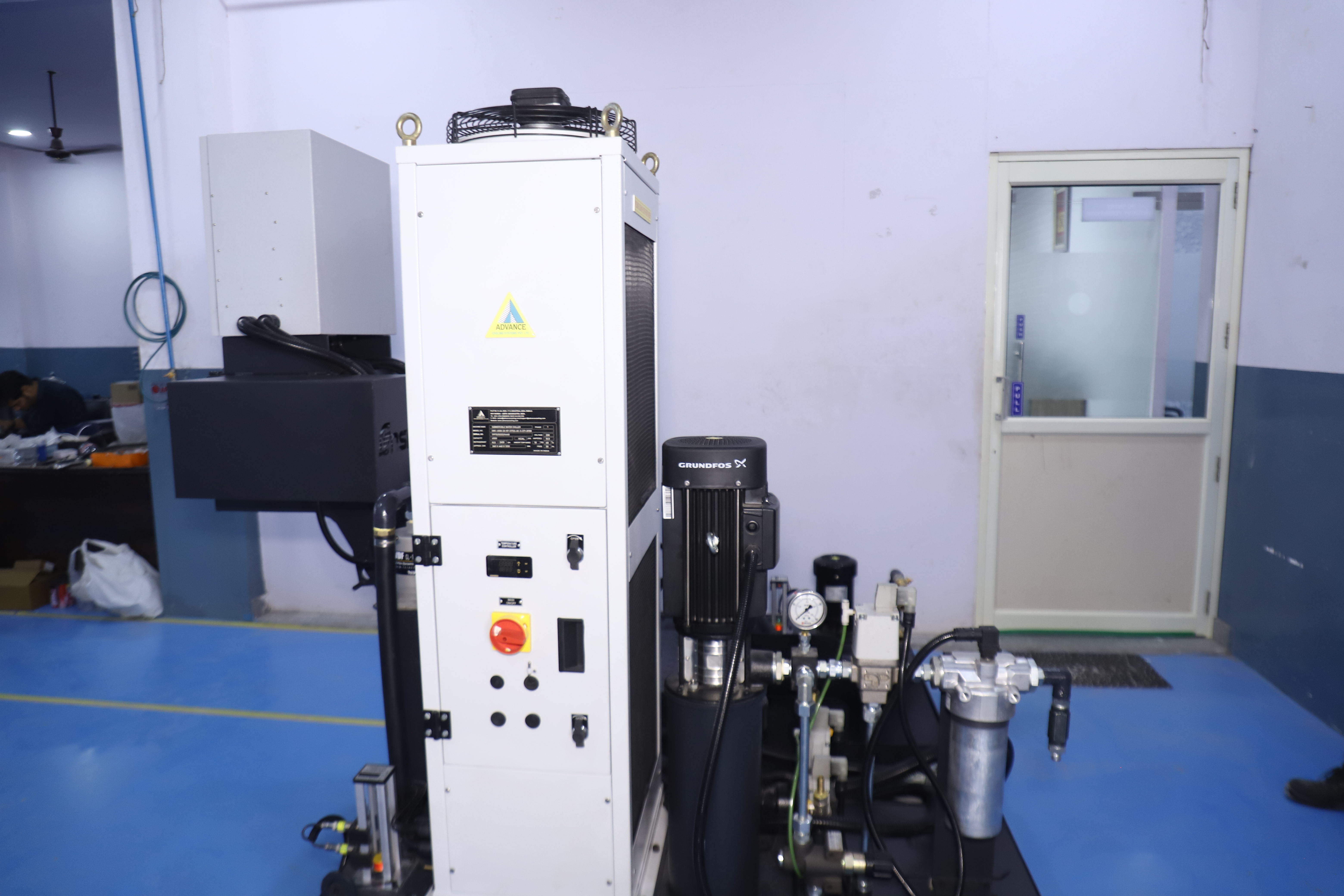 Standard + CTS + Cyclone + Chip Conveyor + Chiller Thumbnail