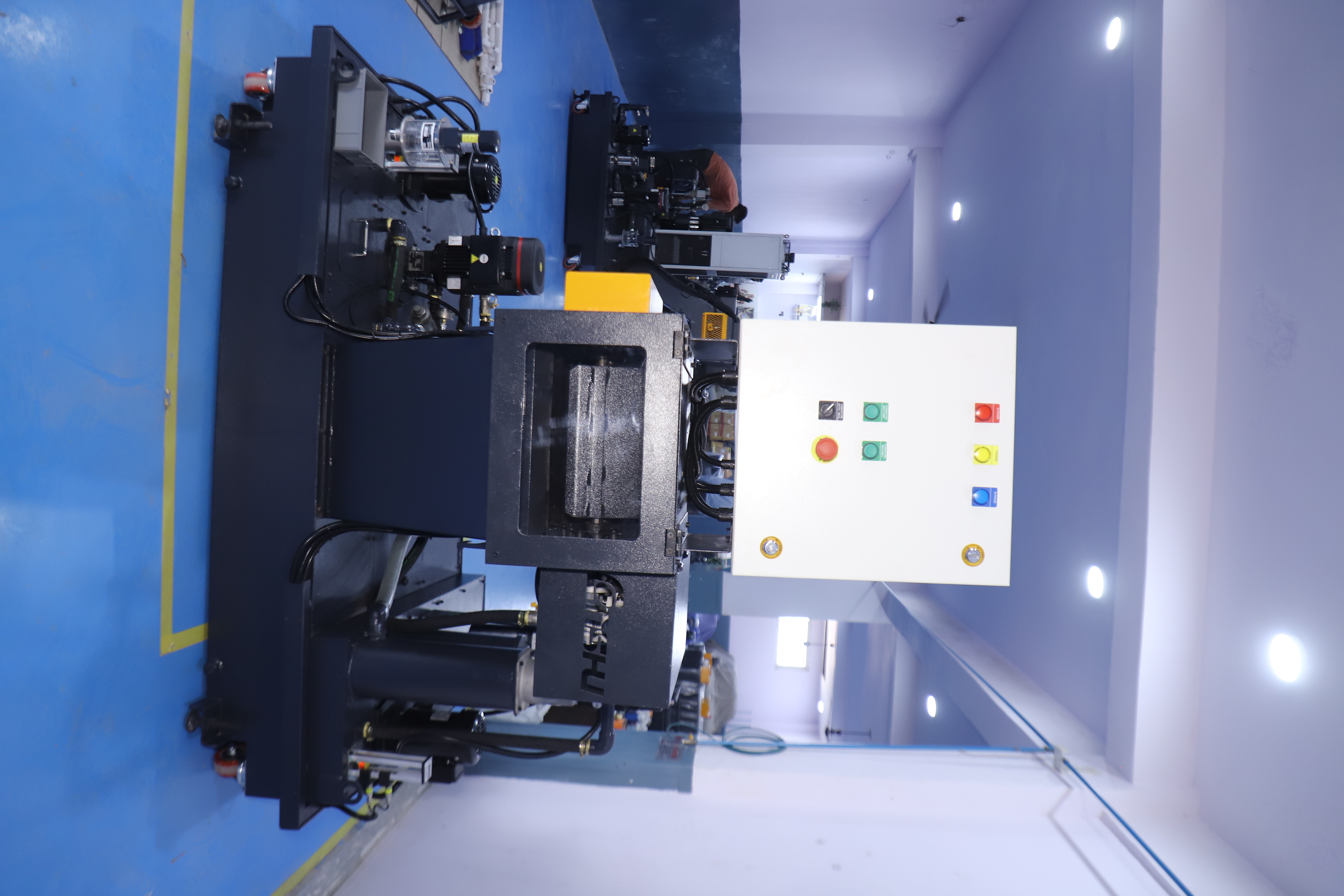 Standard + CTS + Cyclone + Chip Conveyor + Chiller Thumbnail